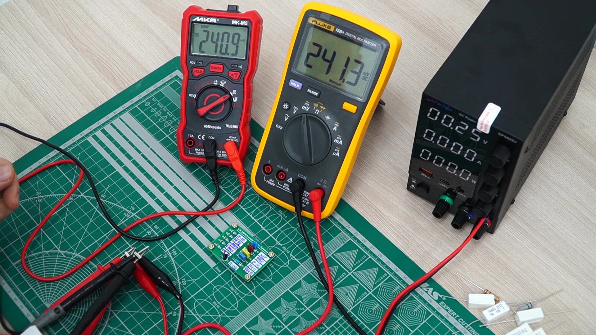Проверили возможности MKR MK-M5 рядом с Fluke: спокойный практический тест