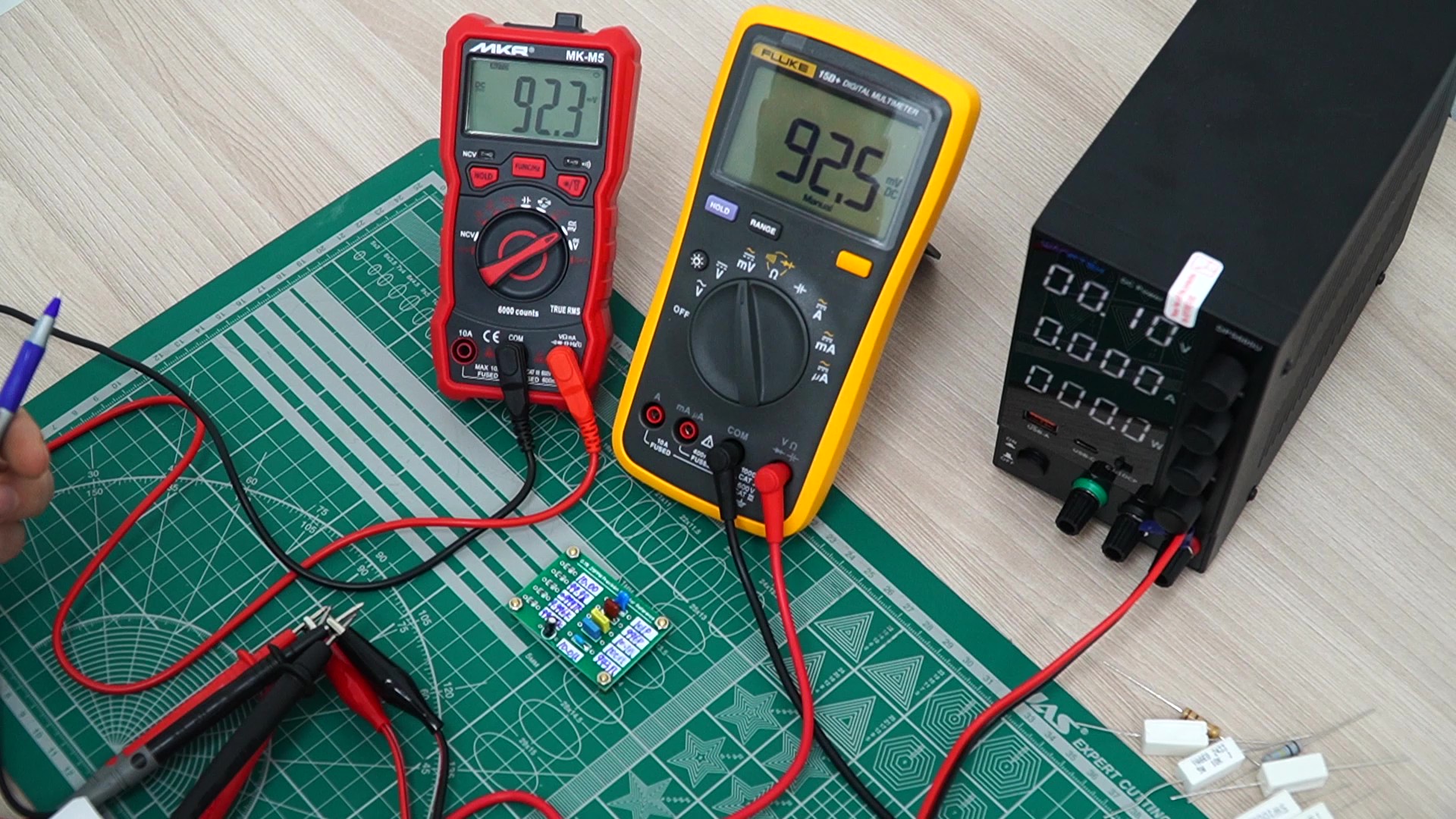 Проверили возможности MKR MK-M5 рядом с Fluke: спокойный практический тест