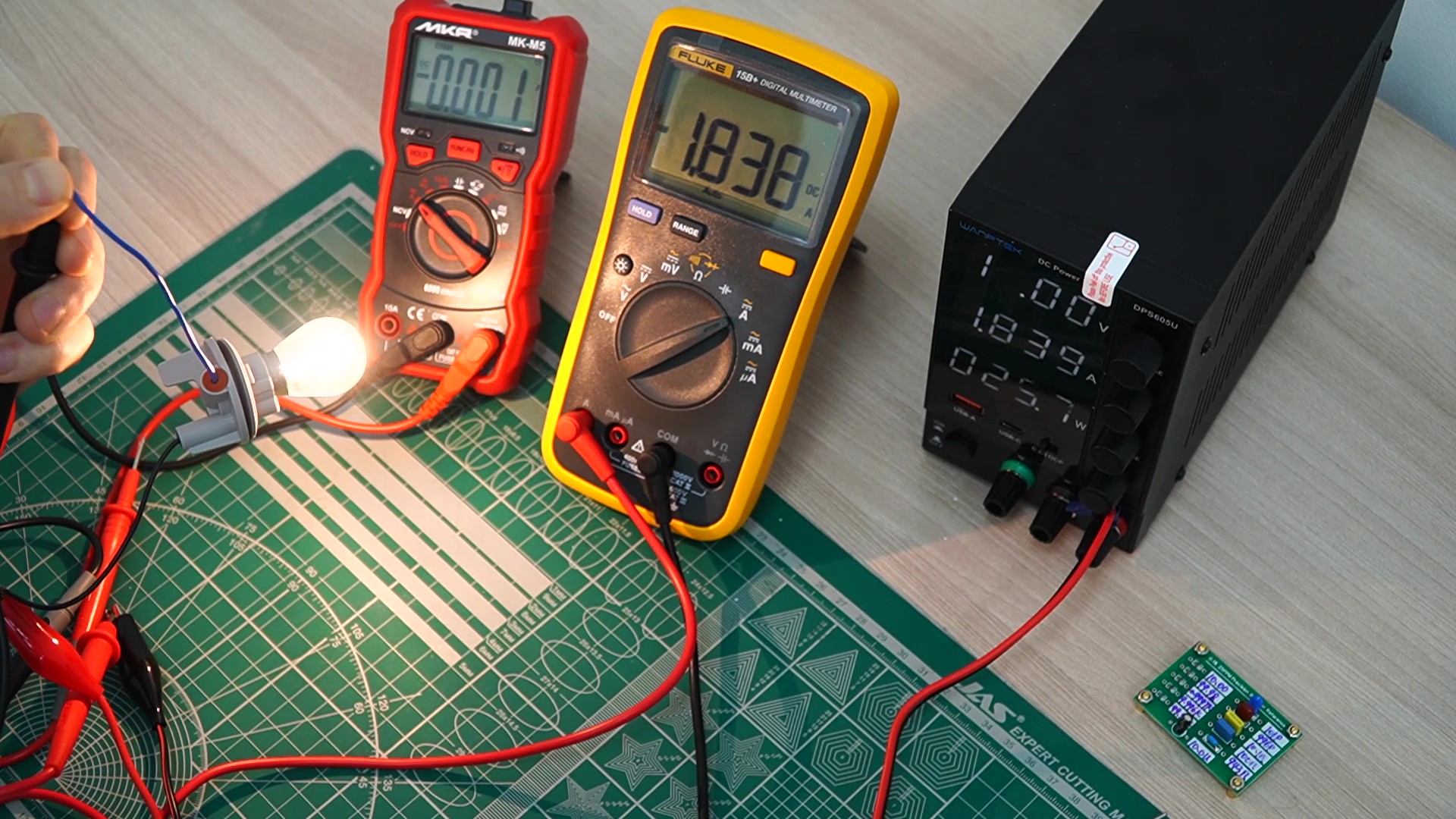 Проверили возможности MKR MK-M5 рядом с Fluke: спокойный практический тест